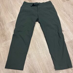 Lululemon Relaxed Fit Belted Stretch Pants Trousers Sz 34 Hunter Green